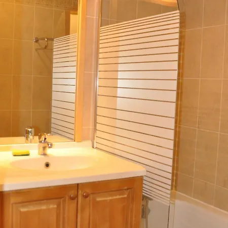 Cosy 4 Pers. Avec Balcon Et Wifi - Fr-1-263-392 Valloire