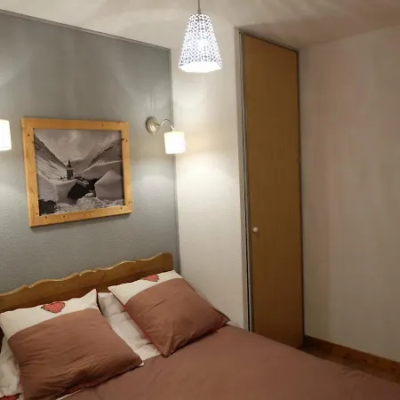 Cosy 4 Pers. Avec Balcon Et Wifi - Fr-1-263-392 * Valloire