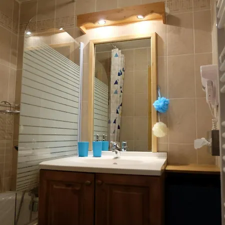 Cosy 4 Pers. Avec Balcon Et Wifi - Fr-1-263-392 Apartment Valloire