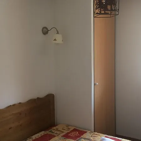 Cosy 4 Pers. Avec Balcon Et Wifi - Fr-1-263-392 * Valloire